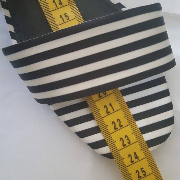 Sandals With Straps Low Block Heeled Square Toe - Picture 11 of 11